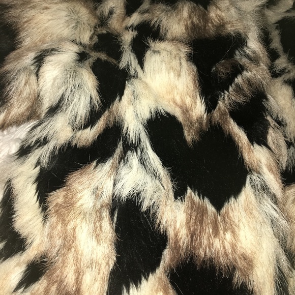 🔥🔥STUNNING FAUX FUR COAT 😍😍😍🔥🔥🔥 - Picture 5 of 8